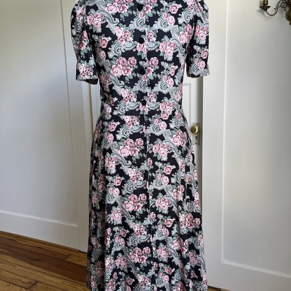 80s floral dress with lace collar and pockets - Picture 7 of 9